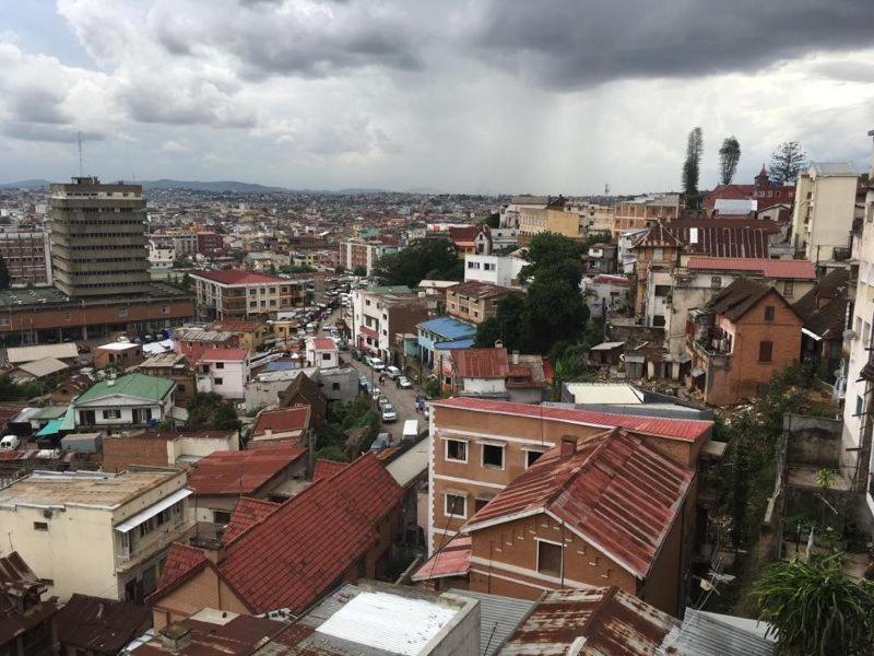 Midi Minuit Hotel Antananarivo Luaran gambar